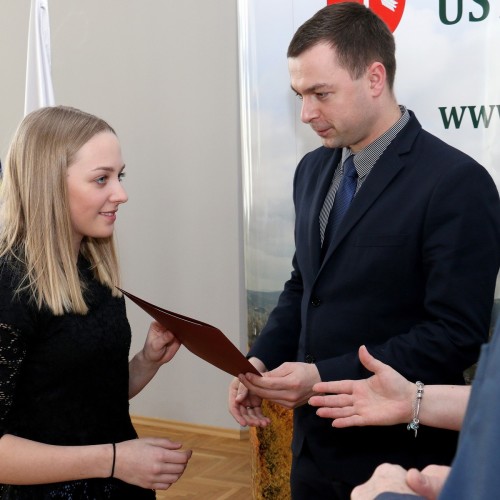 Wręczenie nagród i stypendiów uzdolnionej młodzieży